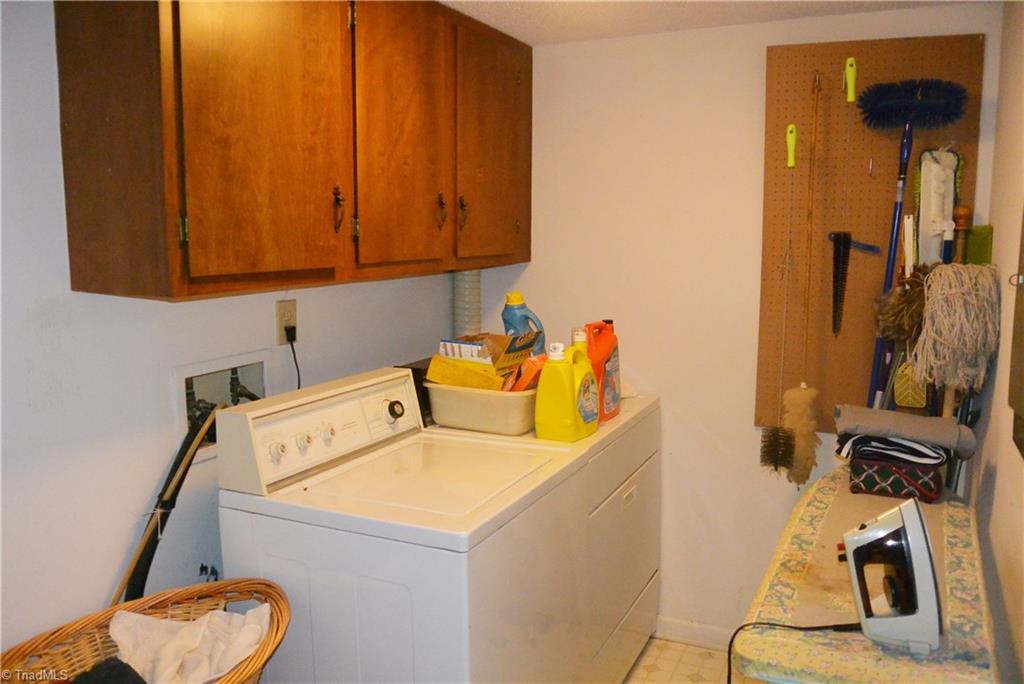 552 Lindley Road Greensboro, NC 27410 - Photo 23 of 30 Big laundry room!