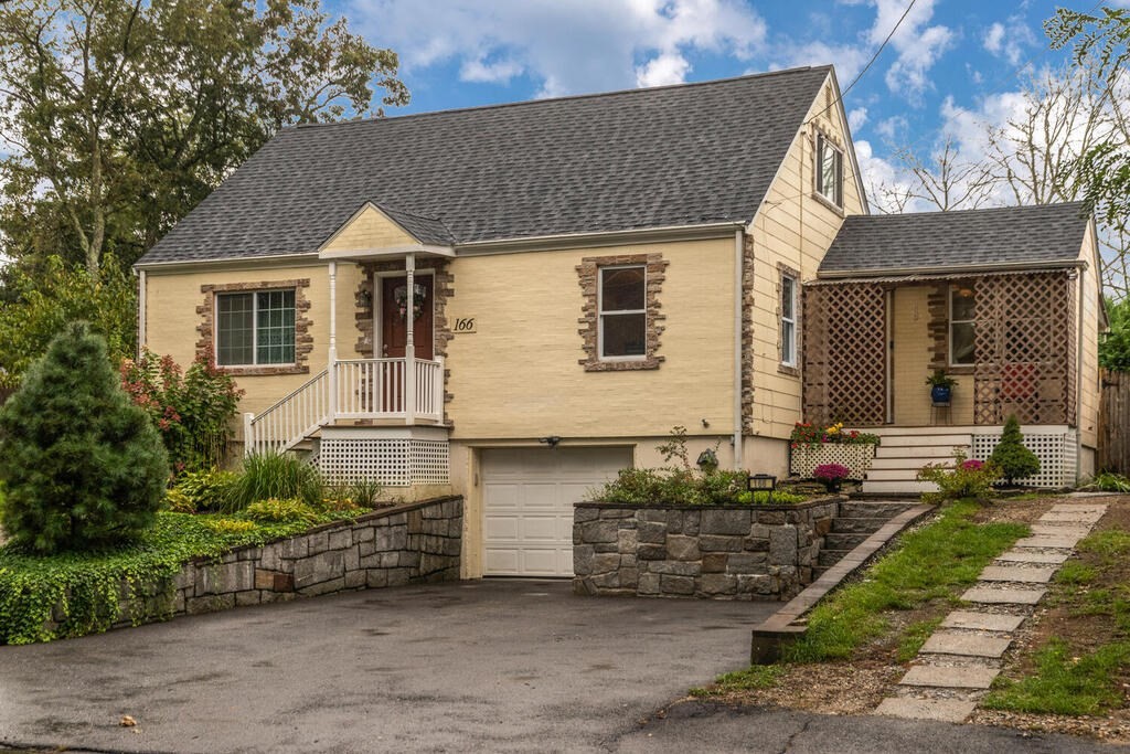 166 Bridle Road Billerica, MA 01821 - Photo 1 of 35 Gallery Image 1