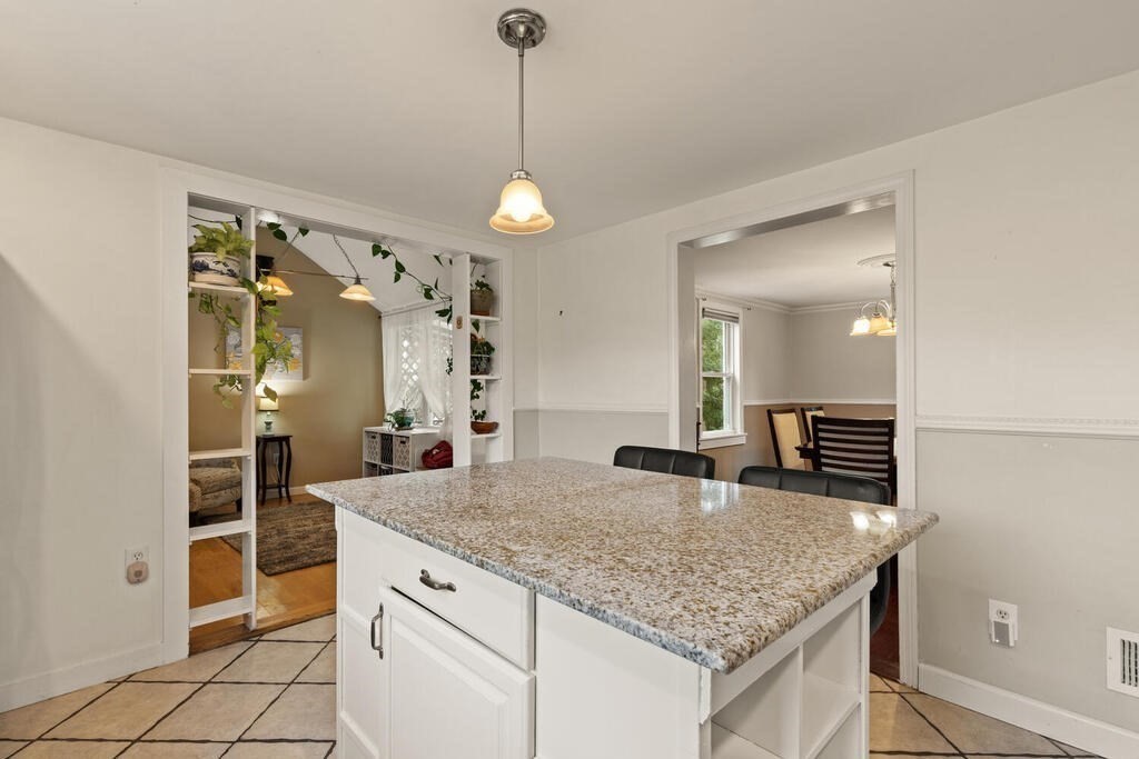 166 Bridle Road Billerica, MA 01821 - Photo 14 of 35 Gallery Image 14
