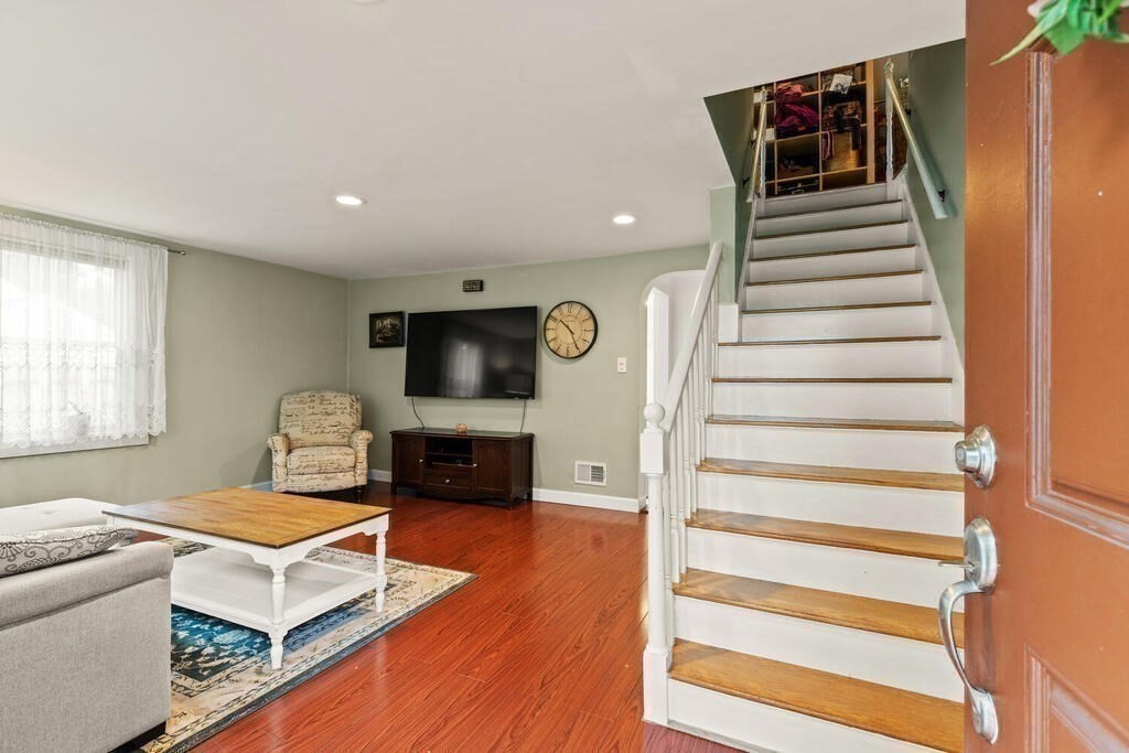 166 Bridle Road Billerica, MA 01821 - Photo 19 of 35 Gallery Image 19