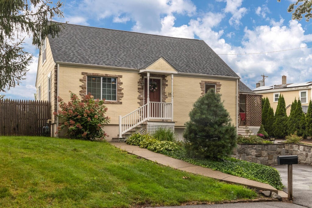 166 Bridle Road Billerica, MA 01821 - Photo 3 of 35 Gallery Image 3