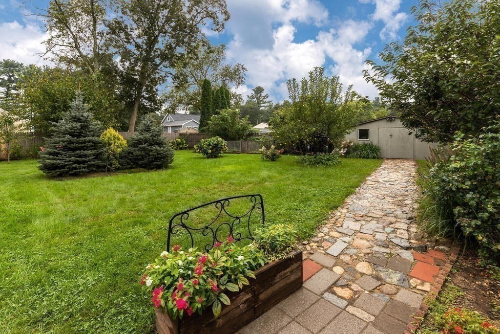 166 Bridle Road Billerica, MA 01821 - Photo 31 of 35 Gallery Image 31