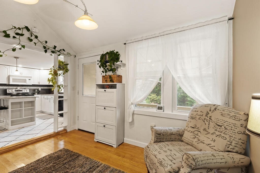 166 Bridle Road Billerica, MA 01821 - Photo 6 of 35 Gallery Image 6