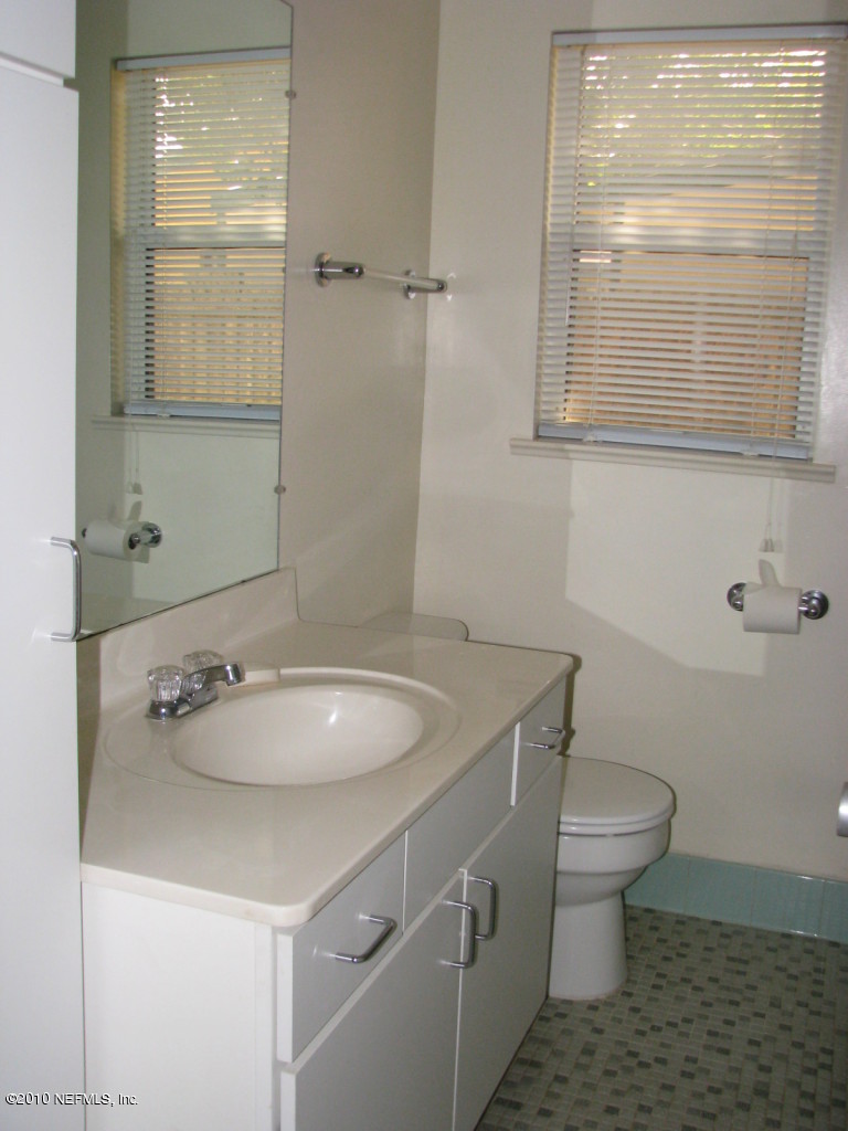 8208 Barracuda Road Jacksonville, FL 32244 - Photo 16 of 19 Nice Hall Bath