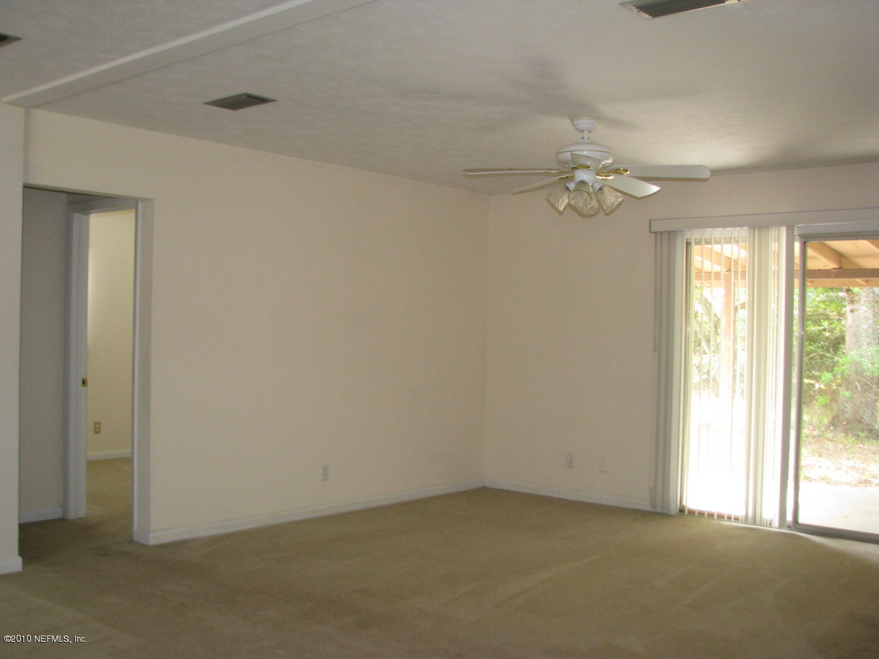 8208 Barracuda Road Jacksonville, FL 32244 - Photo 3 of 19 Large Family Room