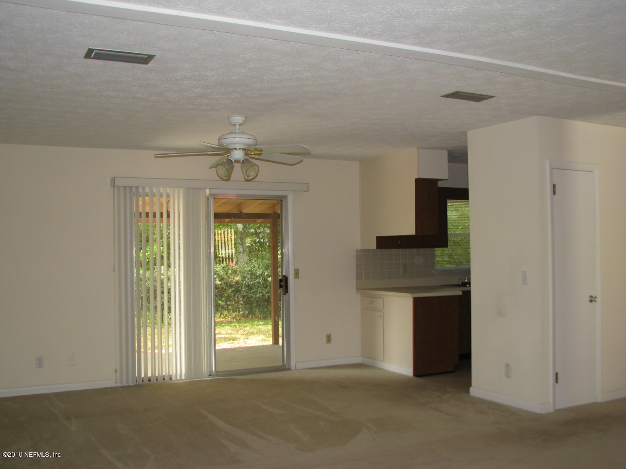 8208 Barracuda Road Jacksonville, FL 32244 - Photo 5 of 19 Family Room
