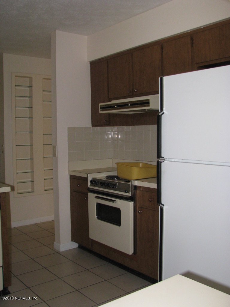 8208 Barracuda Road Jacksonville, FL 32244 - Photo 8 of 19 Kitchen