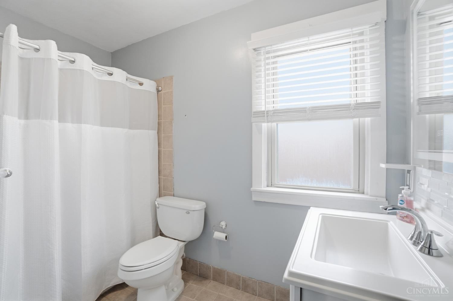 4808 Guerley Road Cincinnati, OH 45238 - Photo 21 of 41