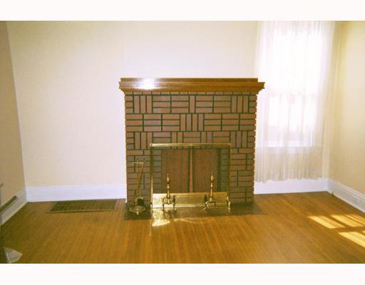 436 Kossuth Street Rochester, PA 15074 - Photo 3 of 6 Living Room.