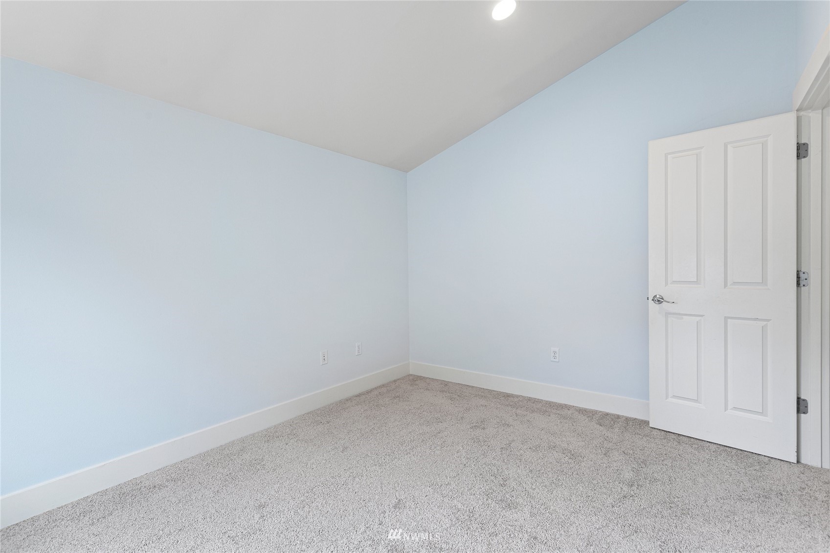 8811 Midvale Avenue North, Unit A Seattle, WA 98103 - Photo 20 of 28 Gallery Image 20