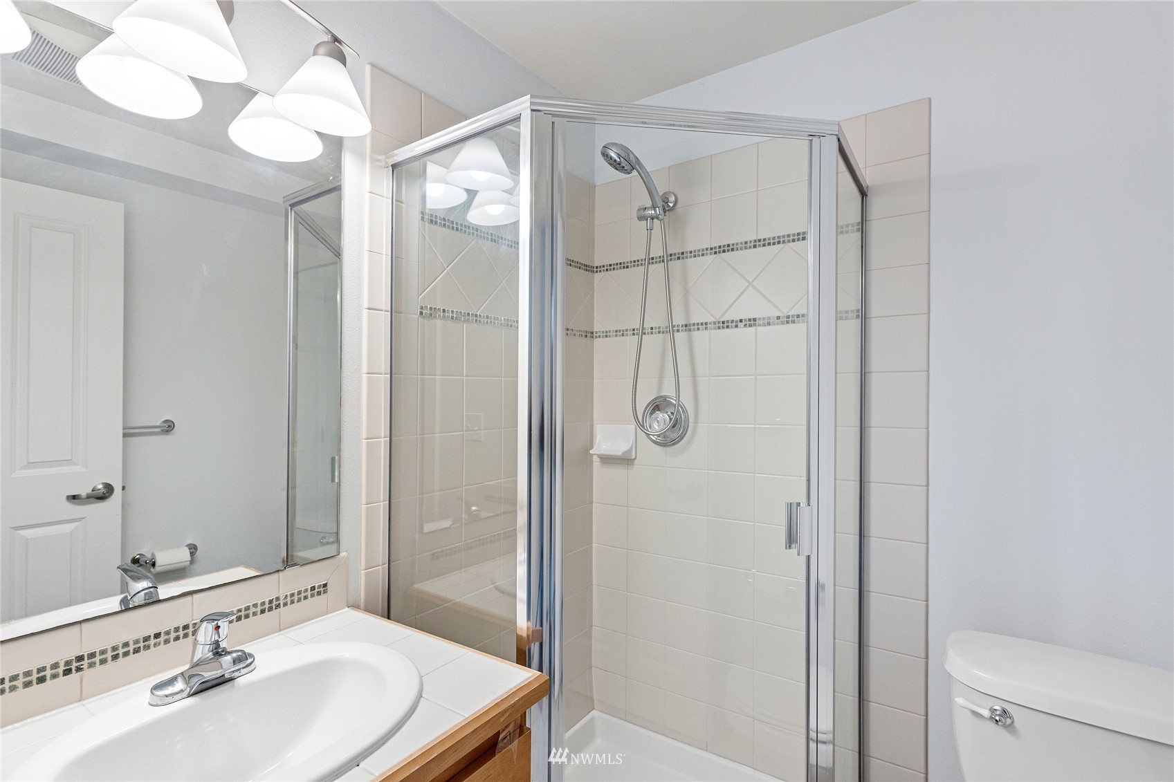 8811 Midvale Avenue North, Unit A Seattle, WA 98103 - Photo 27 of 28 Gallery Image 27