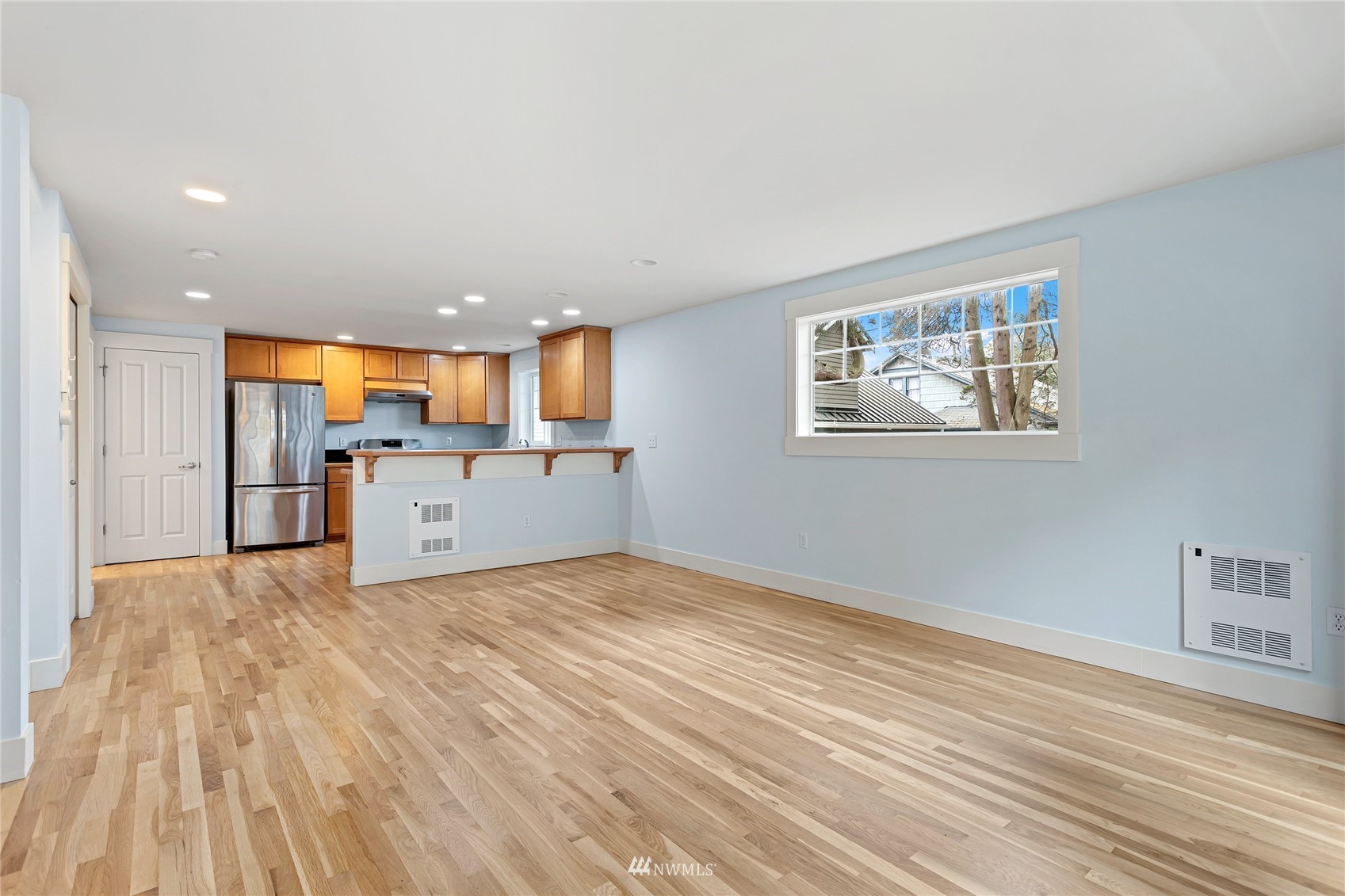 8811 Midvale Avenue North, Unit A Seattle, WA 98103 - Photo 4 of 28 Gallery Image 4