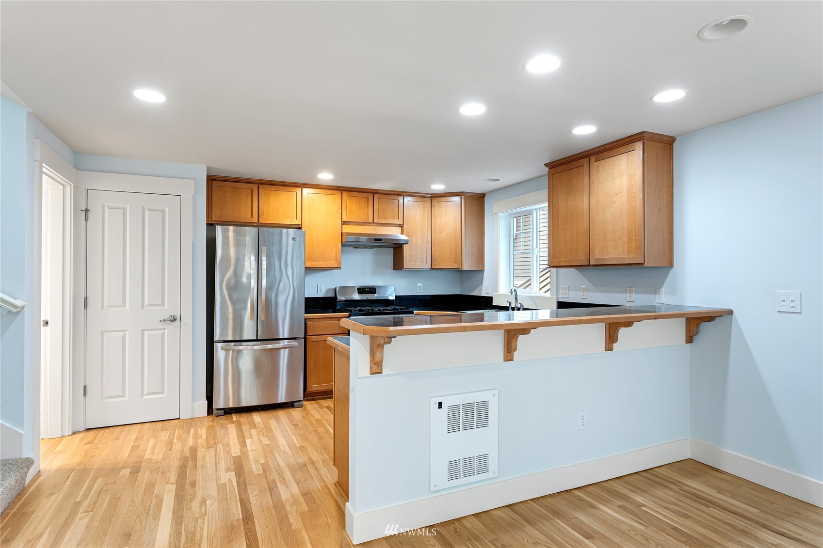 8811 Midvale Avenue North, Unit A Seattle, WA 98103 - Photo 10 of 28 Gallery Image 10