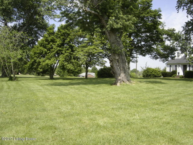 9736 Lagrange Road La Grange, KY 40031 - Photo 3 of 20 DSC00244