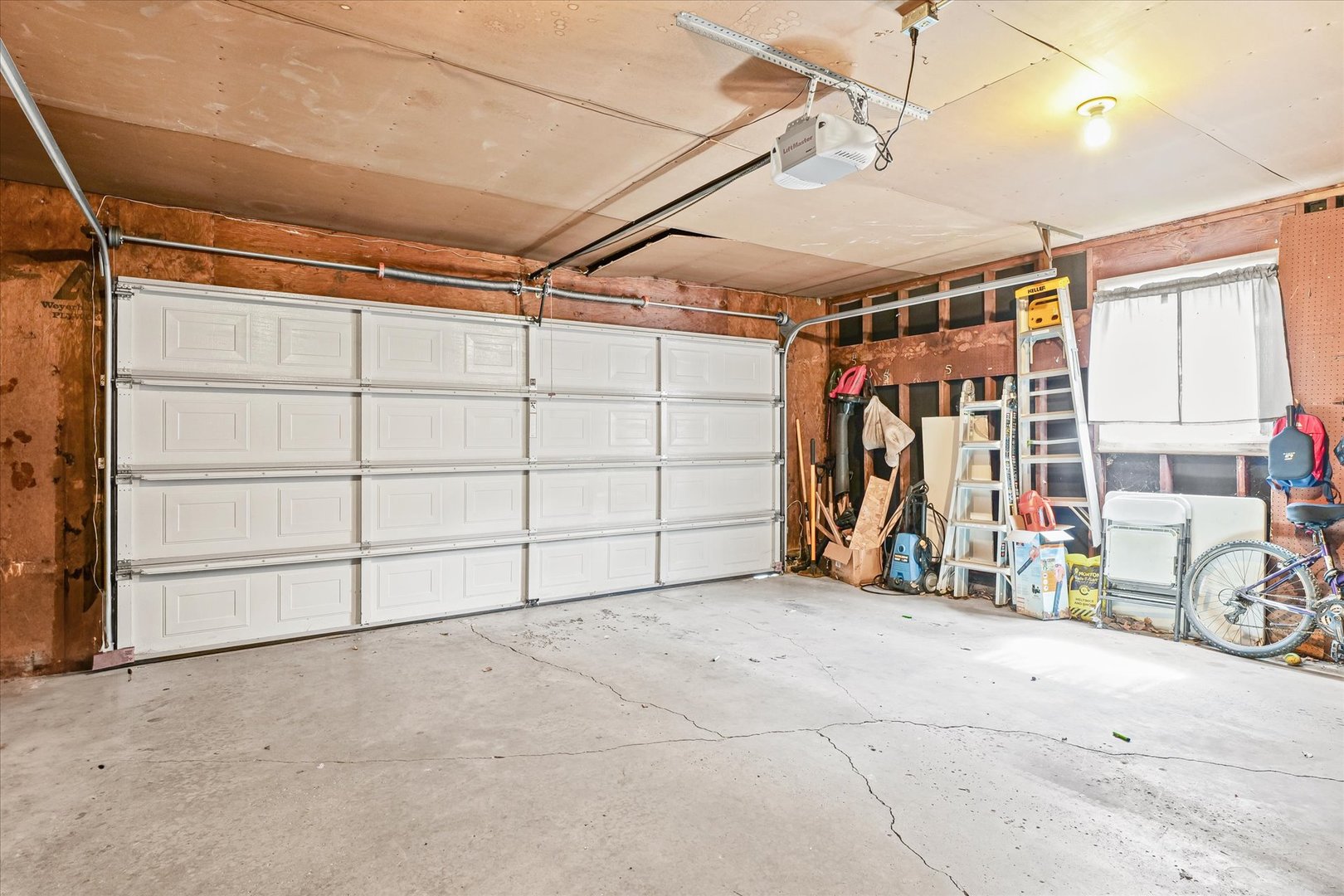 1011 Harrington Drive Champaign, IL 61821 - Photo 33 of 37 a view of a garage room