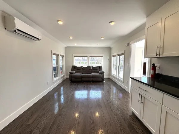 $2,000 | 142 Main Street, Unit 3, North Reading, MA 01864