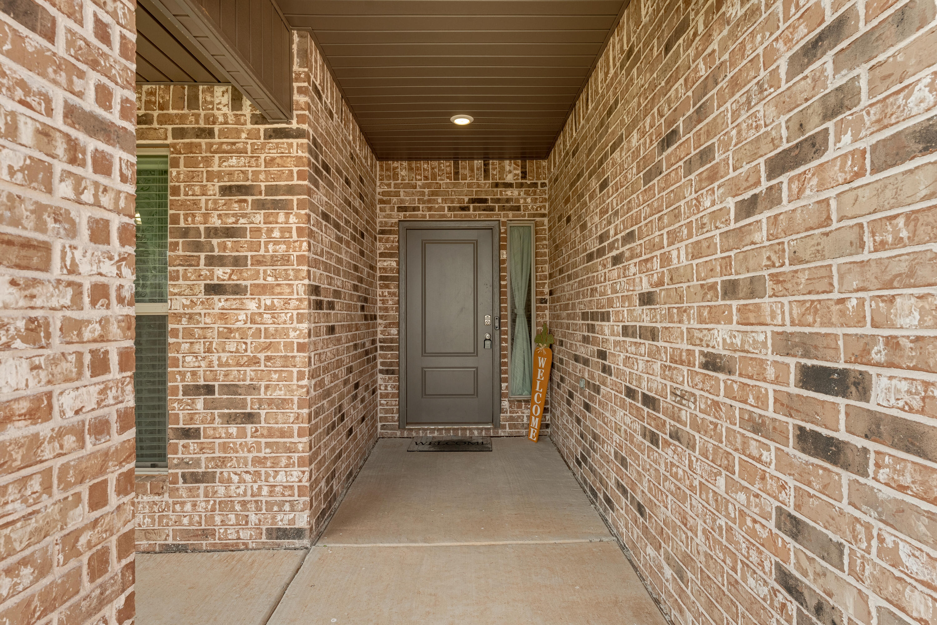 7231 29th Street Lubbock, TX 79407 - Photo 2 of 23 a bathroom with a shower