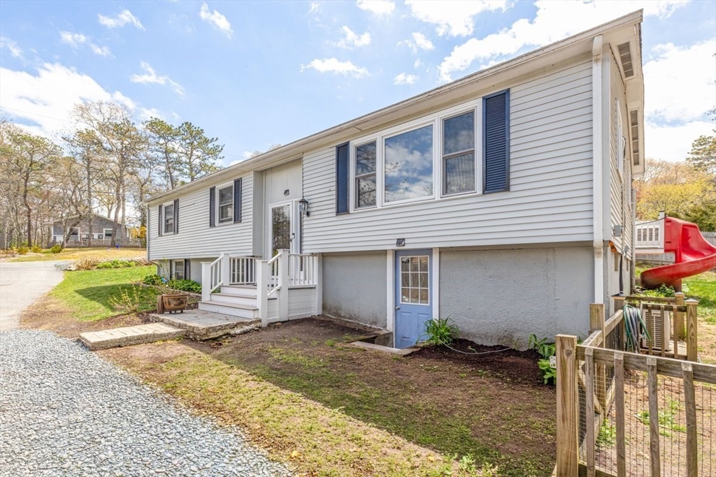 10 Albert Road Bourne, MA 02559 - Photo 3 of 40