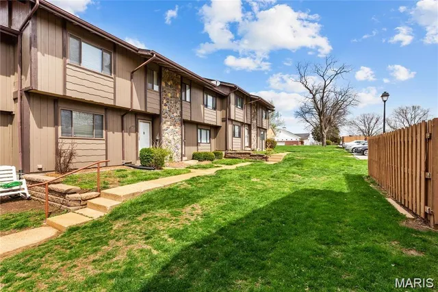 $189,900 | 2903 San Souci Drive, Unit 2903, Lake St. Louis, MO 63367