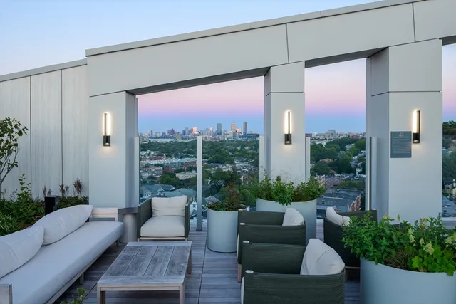 $999,000 | 1515 Commonwealth Avenue, Unit 614, Boston, MA 02135