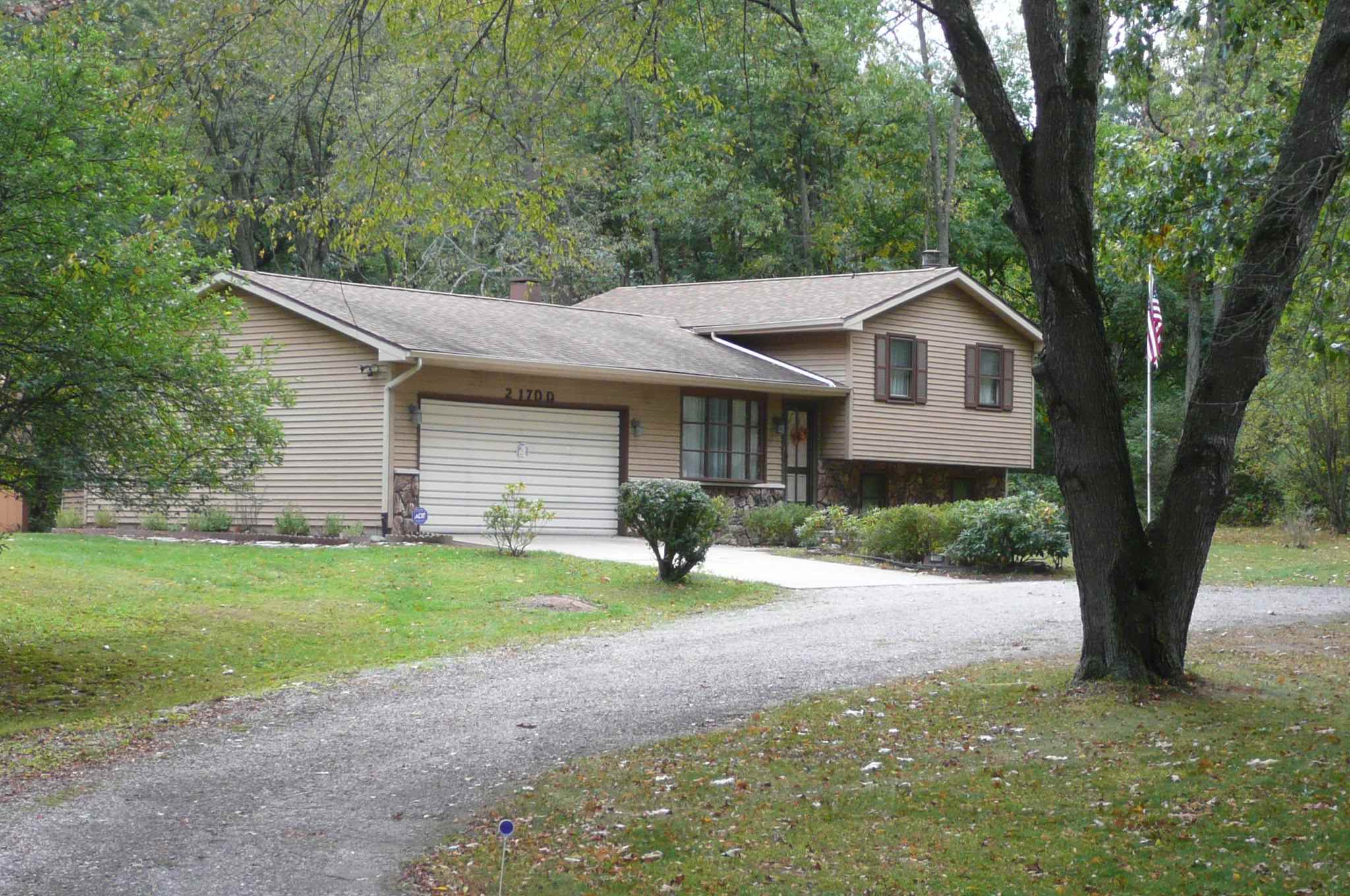 21700 Auten Road South Bend, IN 46628 - Photo 3 of 27 Gallery Image 3