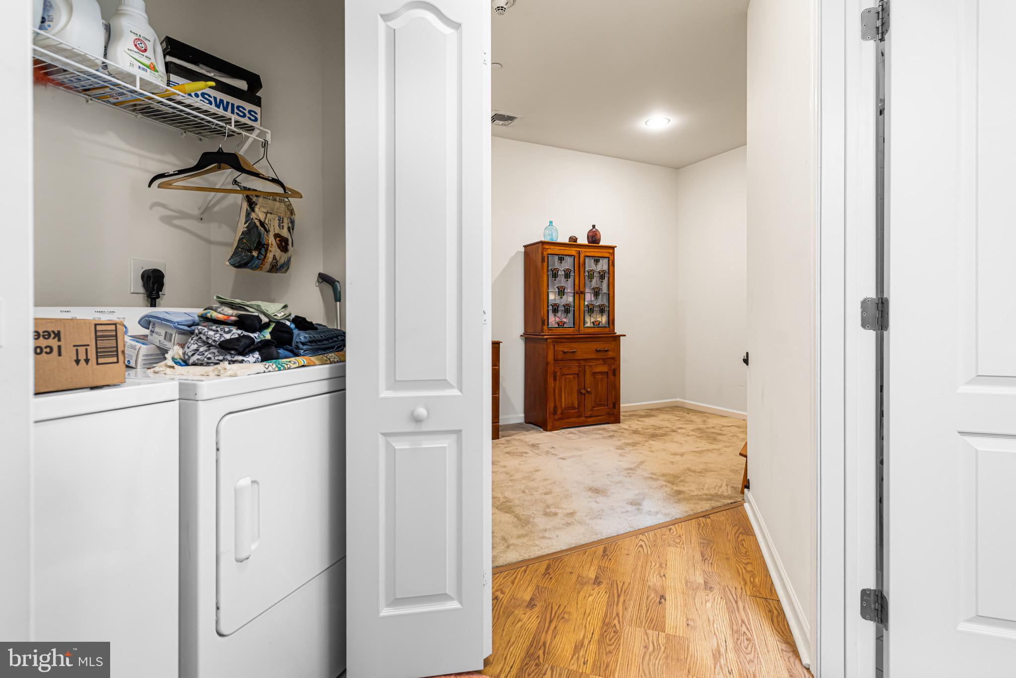264 Carson Terrace Huntingdon Valley, PA 19006 - Photo 8 of 18 Laundry/ Hall