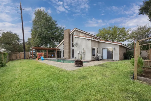 $330,000 | 5911 Don White Lane, Houston, TX 77088