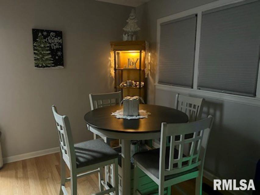 3214 Rutledge Place Quincy, IL 62301 - Photo 3 of 12 Gallery Image 3