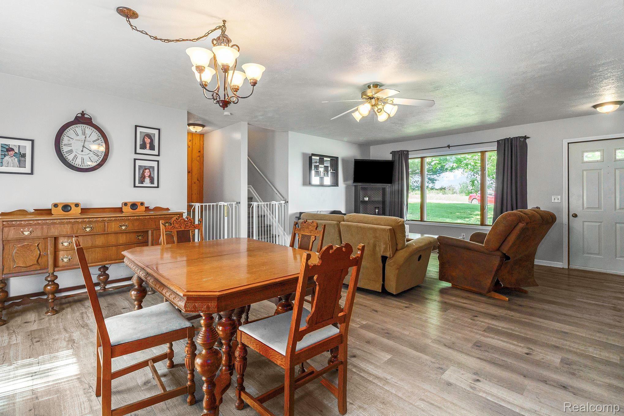 3307 North Cedar Road Fowlerville, MI 48836 - Photo 8 of 33 3307 Dining 2.jpg