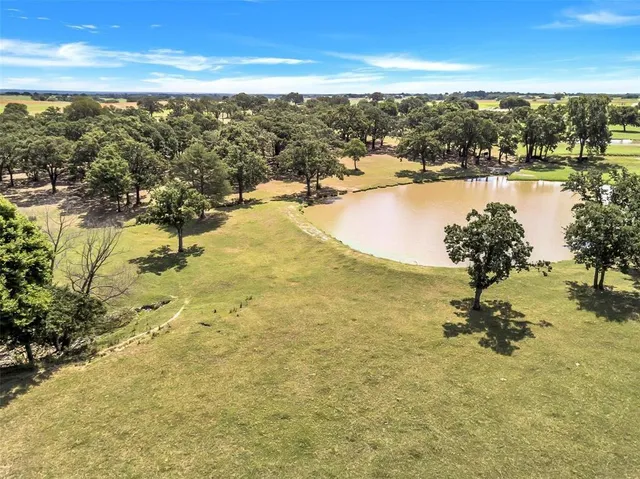 $2,400,000 | 1071 County Road 4680, Boyd, TX 76023