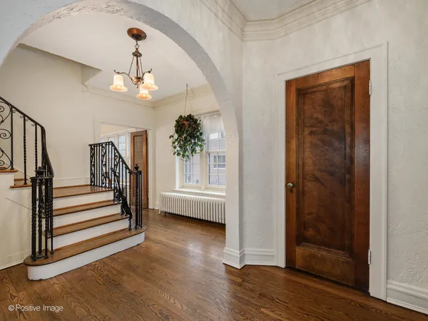 $799,000 | 10337 South Hamilton Avenue, Chicago, IL 60643