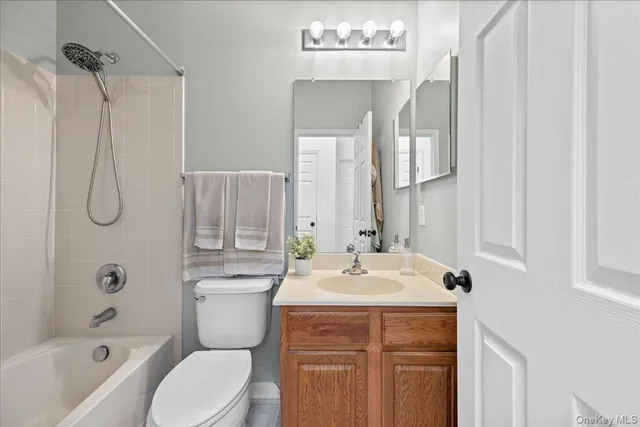 $459,900 | 917 Balsam Drive, New Windsor, NY 12553