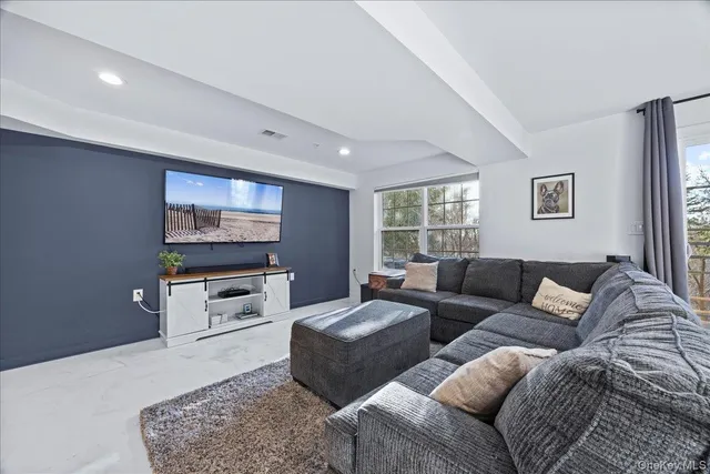 $459,900 | 917 Balsam Drive, New Windsor, NY 12553