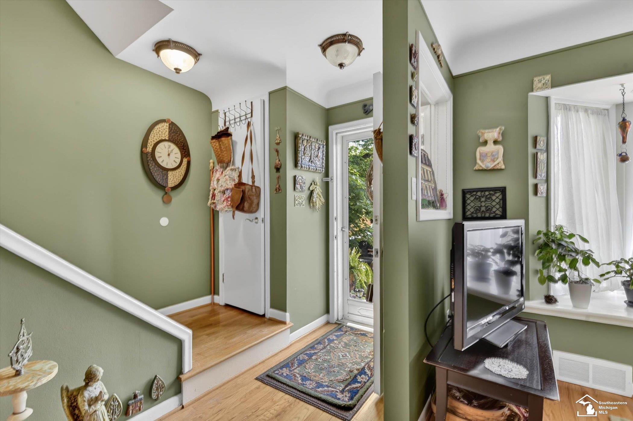 2604 Rochester Road, Unit 11 Royal Oak, MI 48073 - Photo 4 of 29