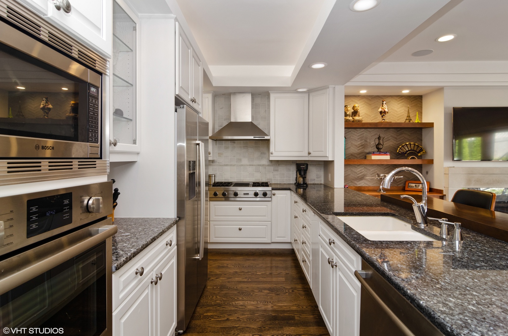 2224 North Wayne Avenue Chicago, IL 60614 - Photo 6 of 19