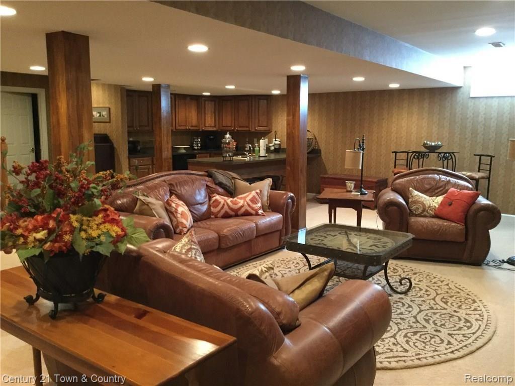4731 Oakhurst Ridge Road Clarkston, MI 48348 - Photo 38 of 59 LOWER LEVEL FAMILY ROOM....
