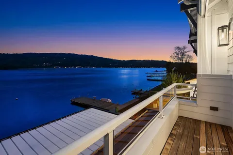 $6,998,000 | 4233 East Lake Sammamish Shore Lane Southeast, Sammamish, WA 98075