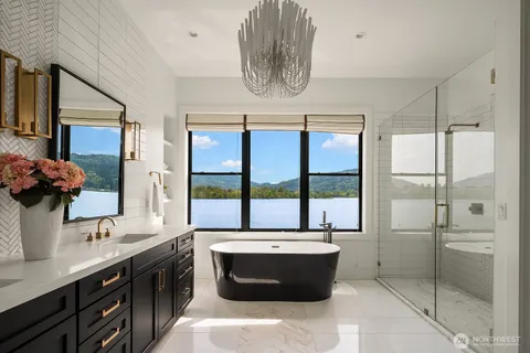 $6,998,000 | 4233 East Lake Sammamish Shore Lane Southeast, Sammamish, WA 98075
