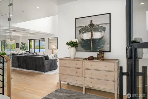 $6,998,000 | 4233 East Lake Sammamish Shore Lane Southeast, Sammamish, WA 98075