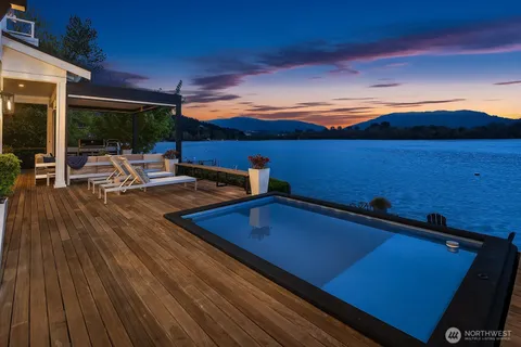 $6,998,000 | 4233 East Lake Sammamish Shore Lane Southeast, Sammamish, WA 98075