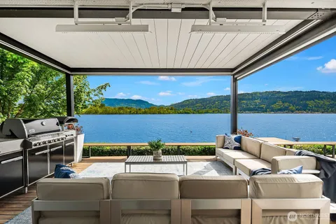 $6,998,000 | 4233 East Lake Sammamish Shore Lane Southeast, Sammamish, WA 98075