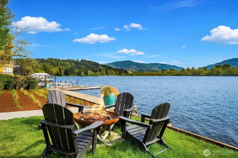 $6,998,000 | 4233 East Lake Sammamish Shore Lane Southeast, Sammamish, WA 98075