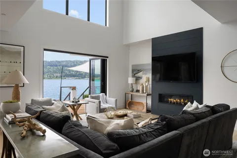 $6,998,000 | 4233 East Lake Sammamish Shore Lane Southeast, Sammamish, WA 98075