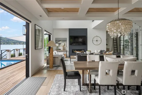 $6,998,000 | 4233 East Lake Sammamish Shore Lane Southeast, Sammamish, WA 98075