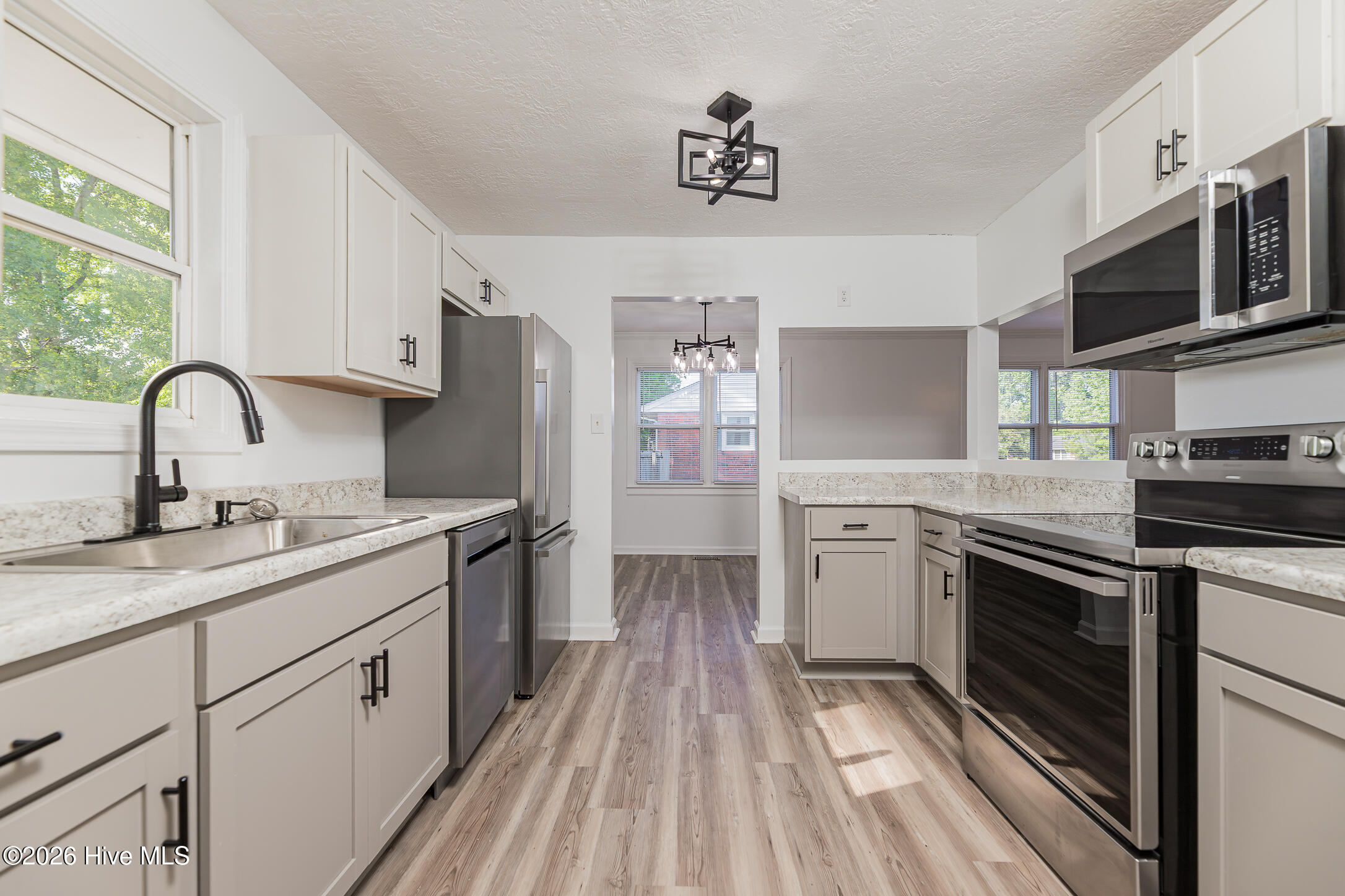 1009 River Street Jacksonville, NC 28540 - Photo 19 of 43 20KITCHEN
