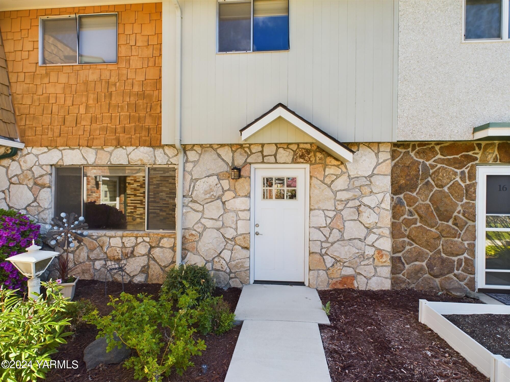 101 North 58th Ave Unit 17  