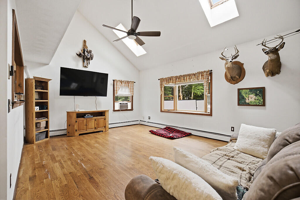 48 Foss Hill Road Benton, ME 04901 - Photo 12 of 46 12_BP5A3877_DxO_mls