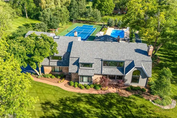 $2,398,000 | 1685 West Clover Drive, Inverness, IL 60067
