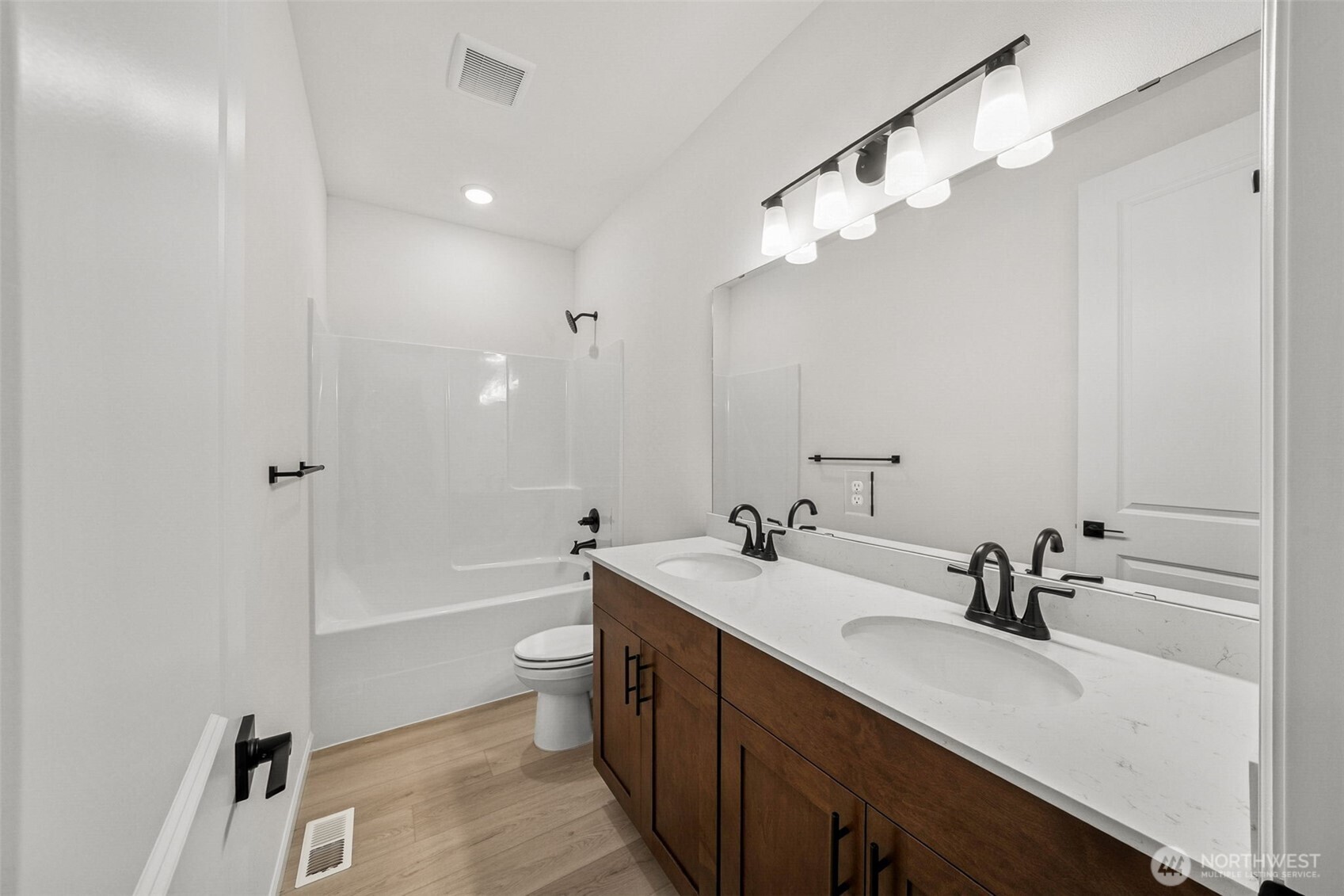 793 South Davis Street, Unit 105 Buckley, WA 98321 - Photo 9 of 12