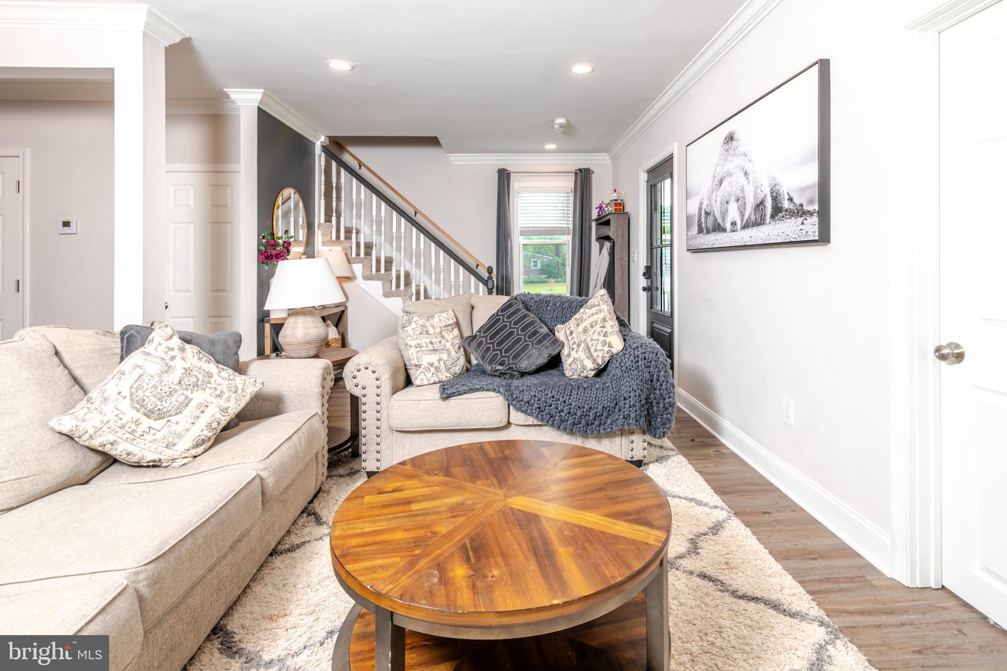 16 Townsend Avenue Berlin, NJ 08009 - Photo 13 of 50 a living room with furniture and a painting